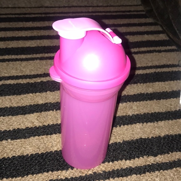 Tupperware cups 💗 - Picture 3 of 5
